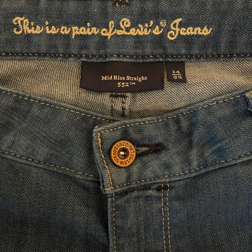 Levi’s Mid Rise Straight 552 Jeans, Size 14/32